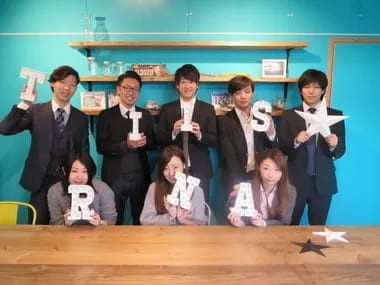 株式会社トリニアス