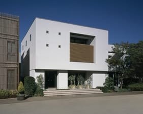 株式会社アキュラホーム