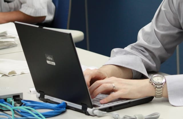 DEホールディングス株式会社